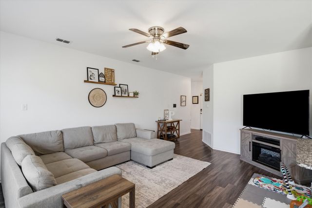 17494 Stacy Street, Lindale, TX 75771