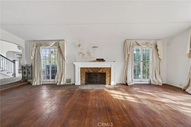 2329 N Edgemont, Los Angeles, CA 90027