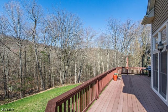 36 Roaring Brook Way, West Milford Twp., NJ 07480