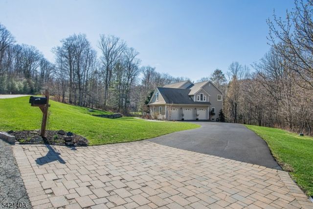 36 Roaring Brook Way, West Milford Twp., NJ 07480