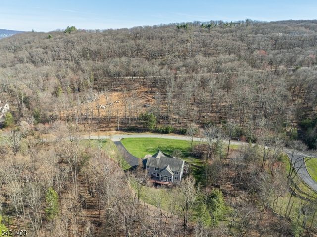 36 Roaring Brook Way, West Milford Twp., NJ 07480