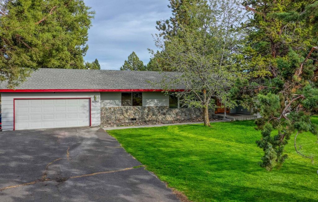 61962 Rawhide Drive, Bend, OR 97702