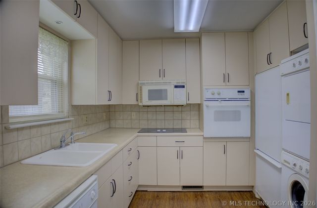 5509 E 48th Place 5, Tulsa, OK 74135