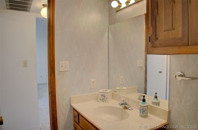 5509 E 48th Place 5, Tulsa, OK 74135