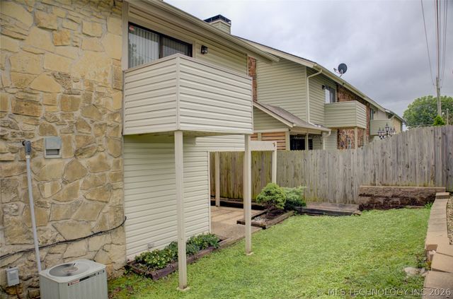 5509 E 48th Place 5, Tulsa, OK 74135