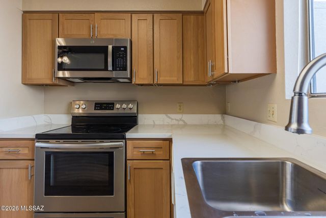 7336 N Las Quintas Drive, Tucson, AZ 85704