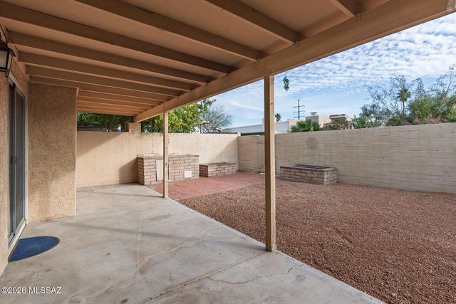 7336 N Las Quintas Drive, Tucson, AZ 85704