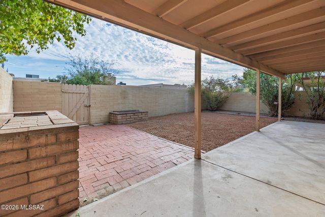 7336 N Las Quintas Drive, Tucson, AZ 85704