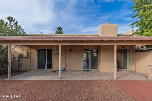 7336 N Las Quintas Drive, Tucson, AZ 85704