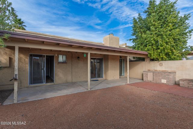 7336 N Las Quintas Drive, Tucson, AZ 85704