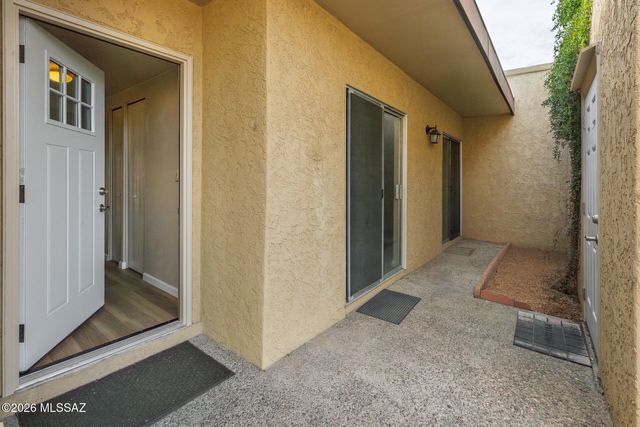 7336 N Las Quintas Drive, Tucson, AZ 85704