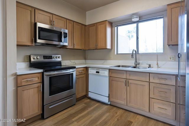 7336 N Las Quintas Drive, Tucson, AZ 85704