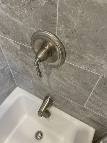 217 Washington St 4L, Lynn, MA 01901