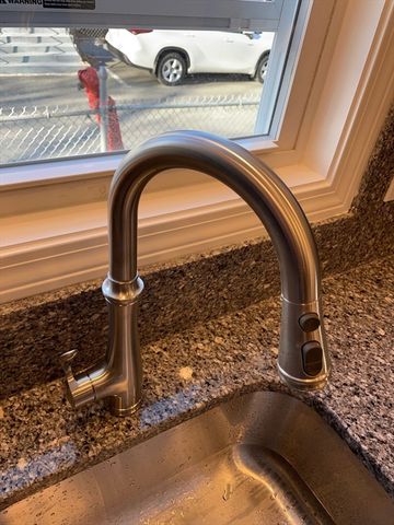 217 Washington St 4L, Lynn, MA 01901