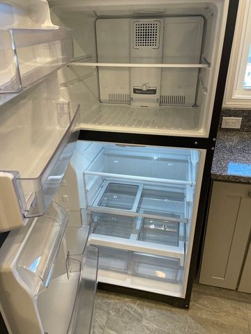 217 Washington St 4L, Lynn, MA 01901