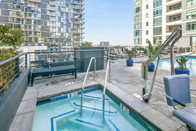 425 W Beech 327, San Diego, CA 92101