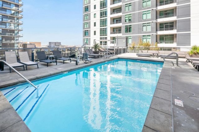 425 W Beech 327, San Diego, CA 92101