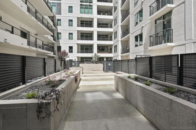 425 W Beech 327, San Diego, CA 92101