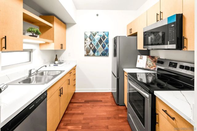 425 W Beech 327, San Diego, CA 92101