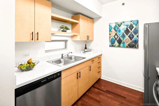 425 W Beech 327, San Diego, CA 92101