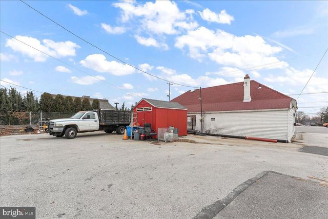 1308 CHESTER PIKE, Sharon Hill, PA 19079