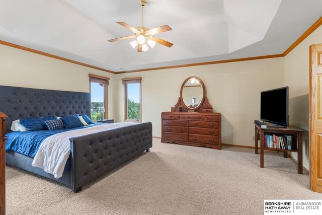 906 Bailey Drive, Papillion, NE 68046