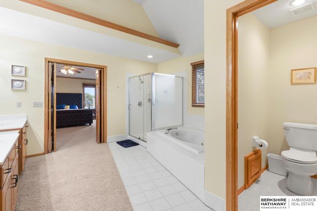 906 Bailey Drive, Papillion, NE 68046