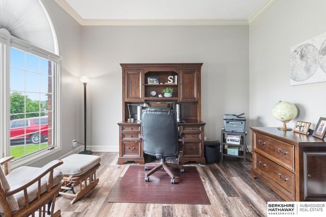 906 Bailey Drive, Papillion, NE 68046