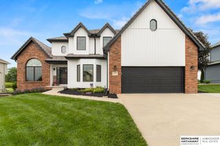 906 Bailey Drive, Papillion, NE 68046