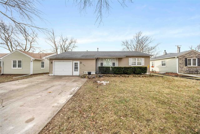 302 3rd Street NE, Mitchellville, IA 50169