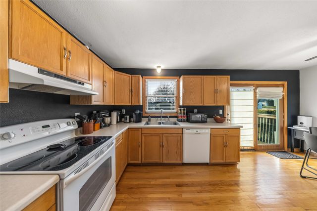 302 3rd Street NE, Mitchellville, IA 50169