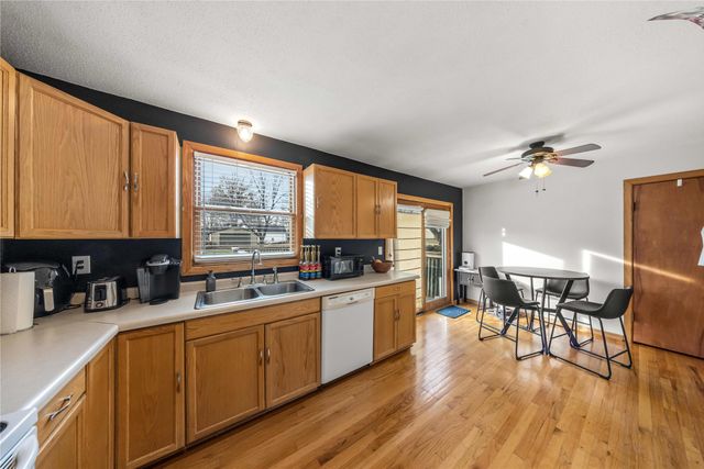 302 3rd Street NE, Mitchellville, IA 50169