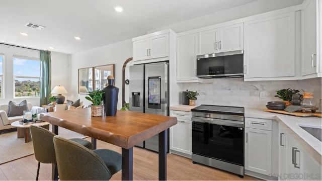 336 Summer Breeze Way, Oceanside, CA 92057