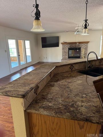 128 Castano, Hot Springs Village, AR 71909