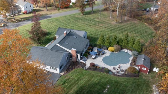 6 Old Woods Road, Brookfield, CT 06804