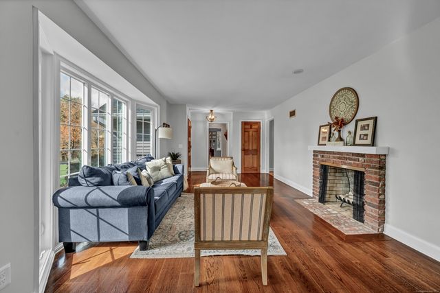 6 Old Woods Road, Brookfield, CT 06804