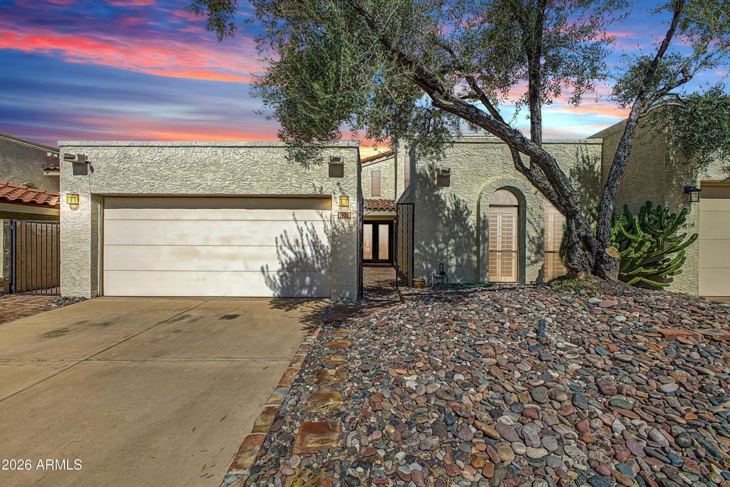 1930 E LINGER Lane, Phoenix, AZ 85020 — exterior