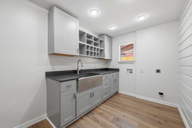 1720 Woods Drive, Arlington, TX 76010