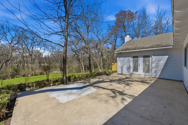 1720 Woods Drive, Arlington, TX 76010