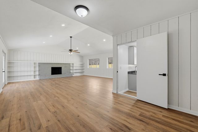 1720 Woods Drive, Arlington, TX 76010