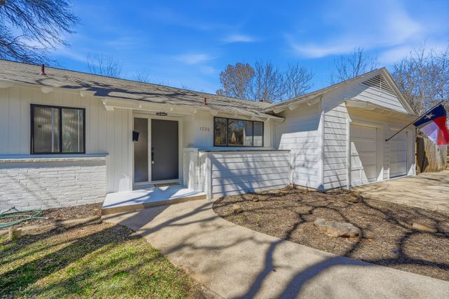 1720 Woods Drive, Arlington, TX 76010