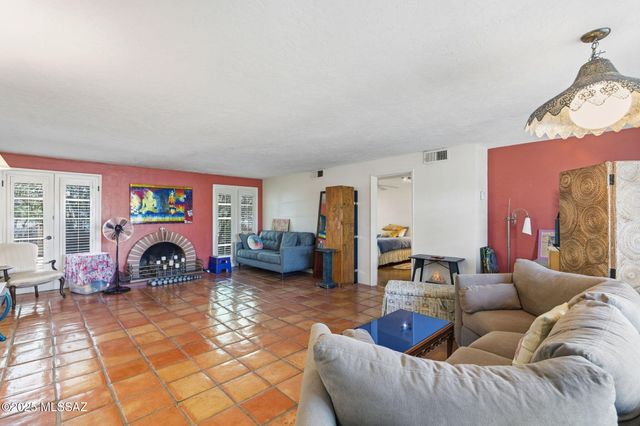 6901 E Baker Street, Tucson, AZ 85710