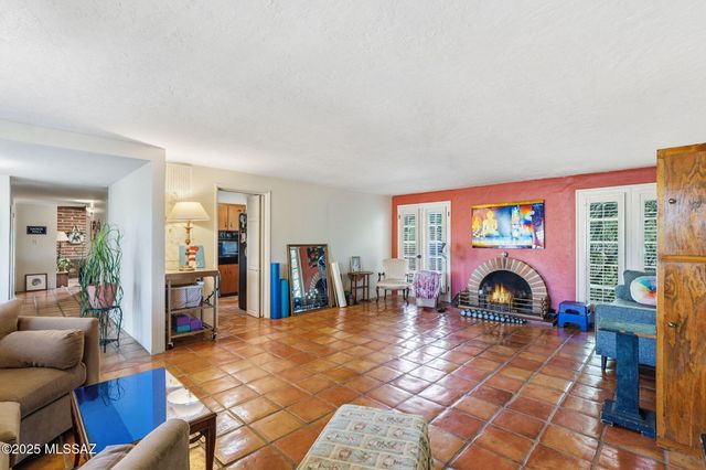 6901 E Baker Street, Tucson, AZ 85710