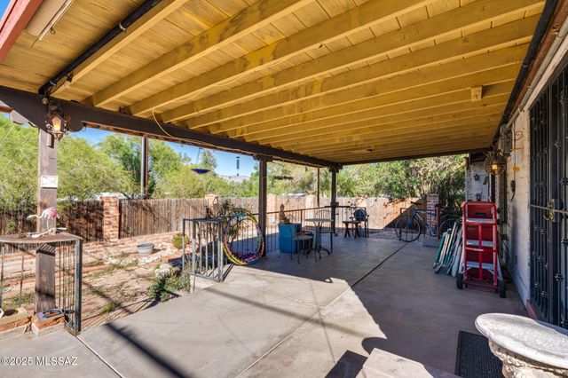 6901 E Baker Street, Tucson, AZ 85710