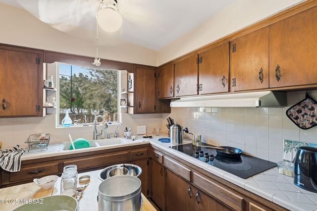 6901 E Baker Street, Tucson, AZ 85710