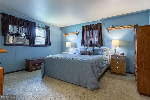 690 MAIN ST, Mohrsville, PA 19541