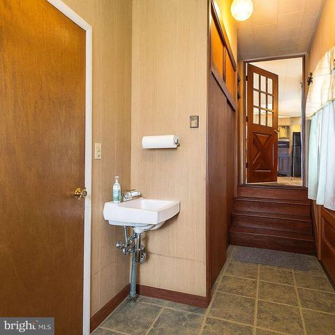 690 MAIN ST, Mohrsville, PA 19541