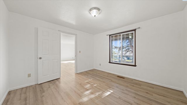 4202 Maple Lane, West Richland, WA 99353