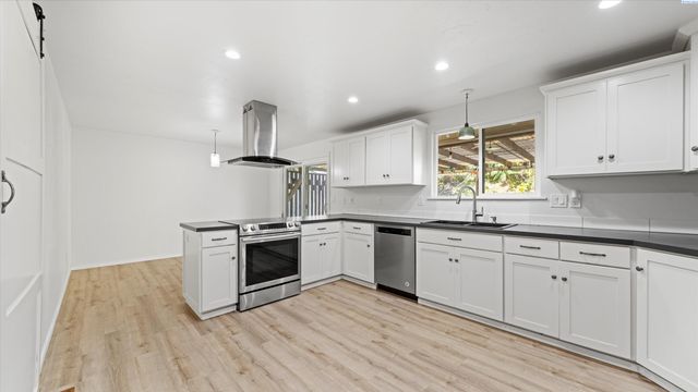 4202 Maple Lane, West Richland, WA 99353