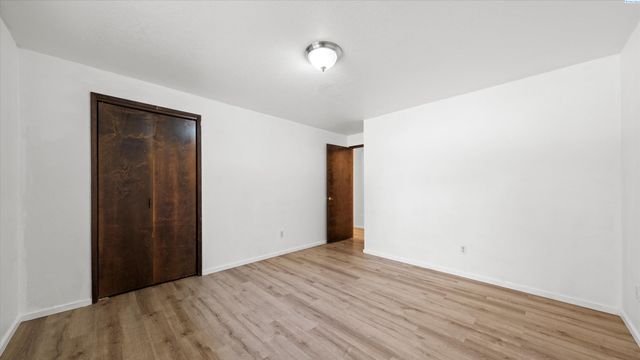 4202 Maple Lane, West Richland, WA 99353